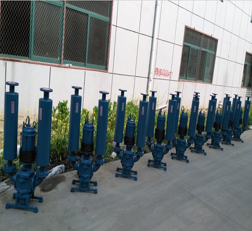 魯氏沉水風(fēng)機(jī)出貨現(xiàn)場(chǎng)